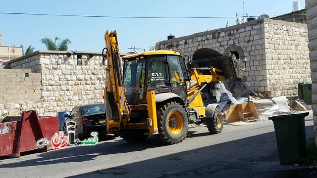 كفرقاسم : حملة نظافة واسعة في شوارع البلدة والبلدية تطالب الأهالي بالالتزام بحرمة الشوارع والمحافظة على النظافة 